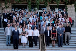 Profesores y PAS de la Facultad de Ciencias Económicas y Empresariales de la UGR en el 75 aniversario de la creación de la Escuela de Comercio